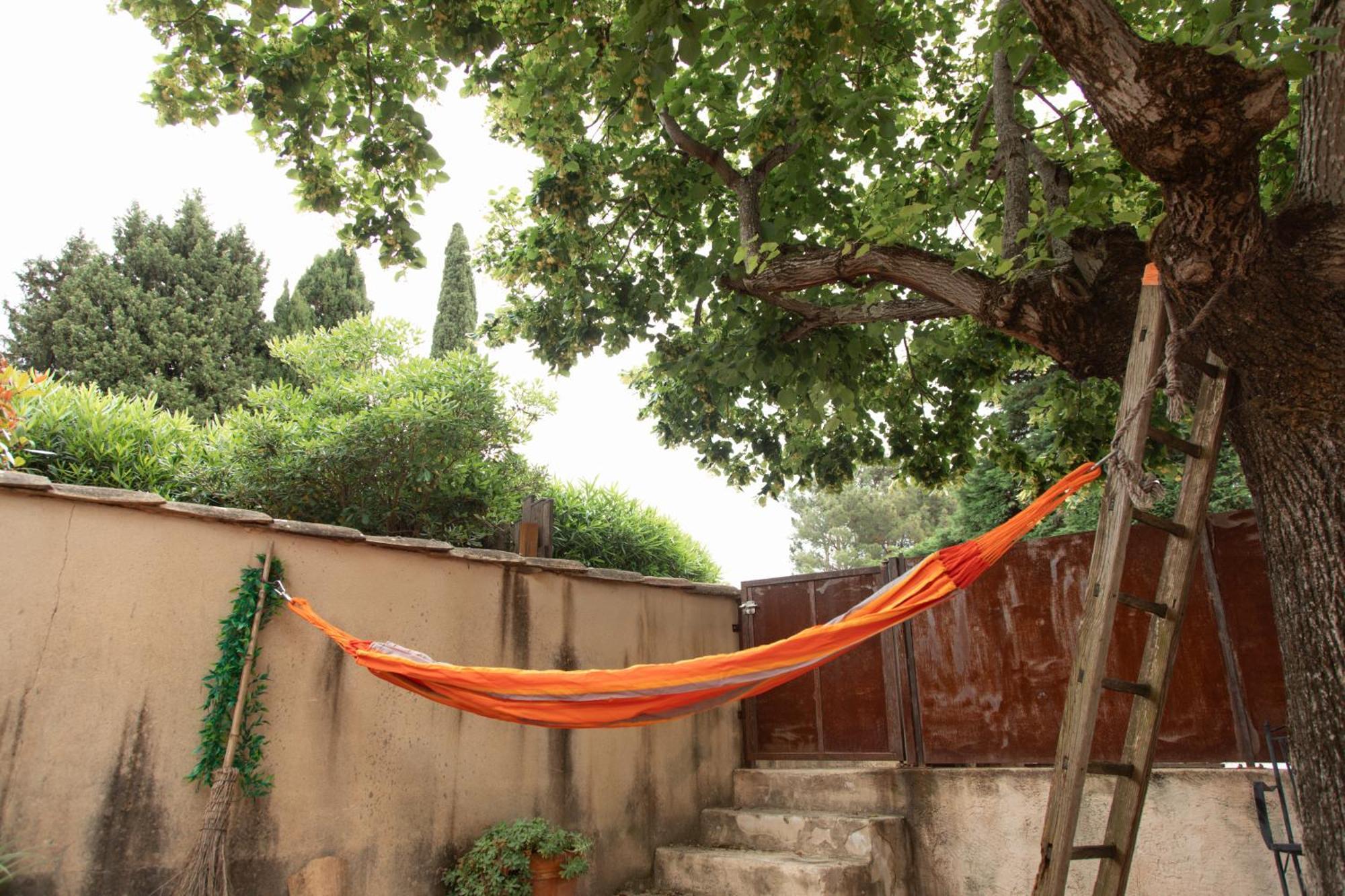 Apres La Sieste Saint-Laurent-des-Arbres Luaran gambar
